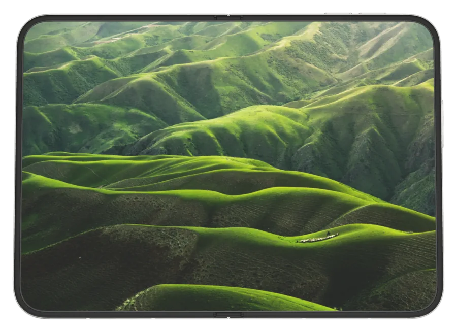 Dark Mac 5 shown on iPhone Duo