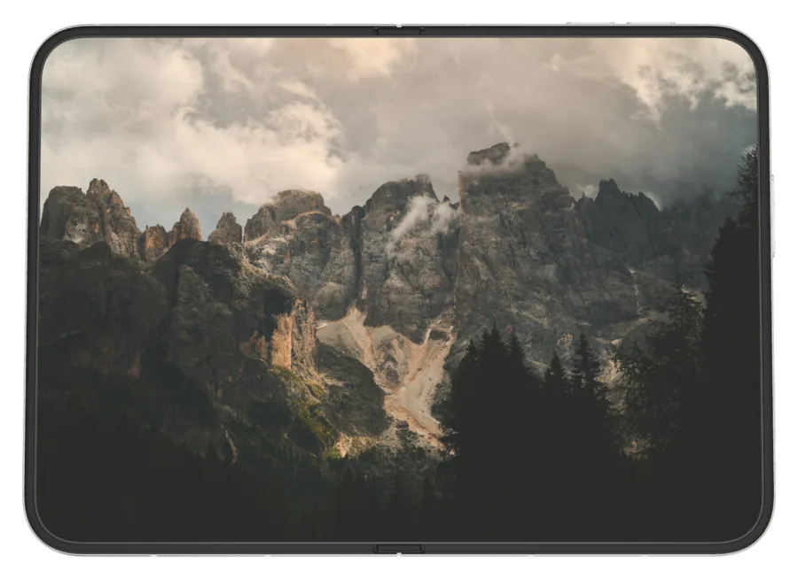 Dark Mac 25 shown on iPhone Duo